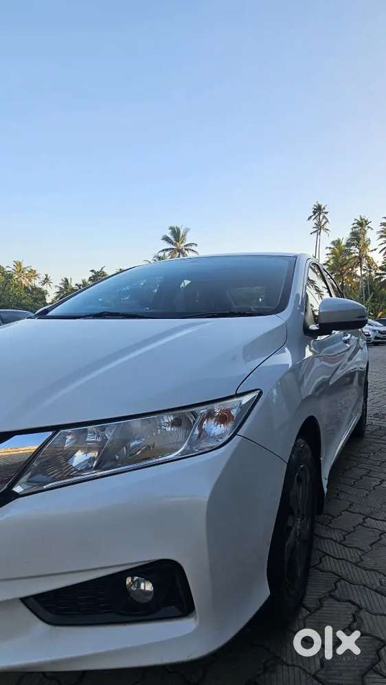 Step Into A Well-maintained City From Honda.for Sale: 2015 Honda City