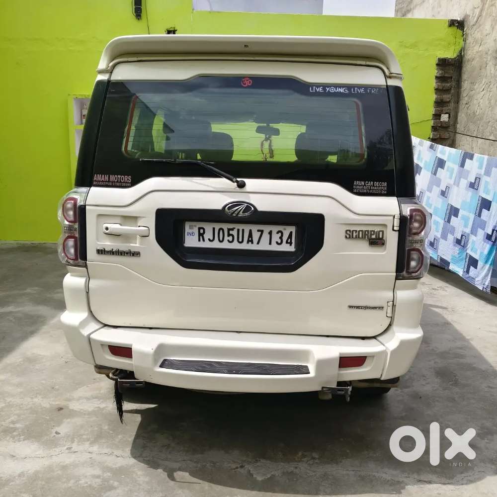 Good Condition Car One Hand Gadi