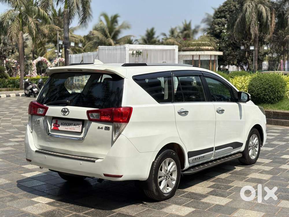 Toyota Innova Crysta 2.4 V 8 Str, 2018, Diesel