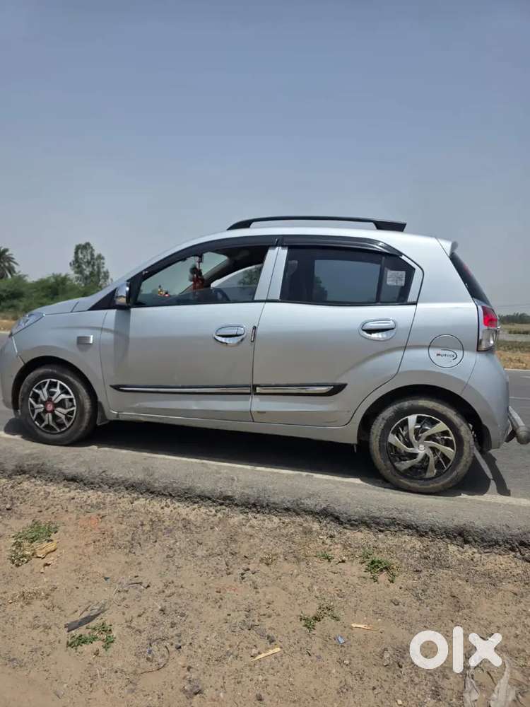 First मॉडल है