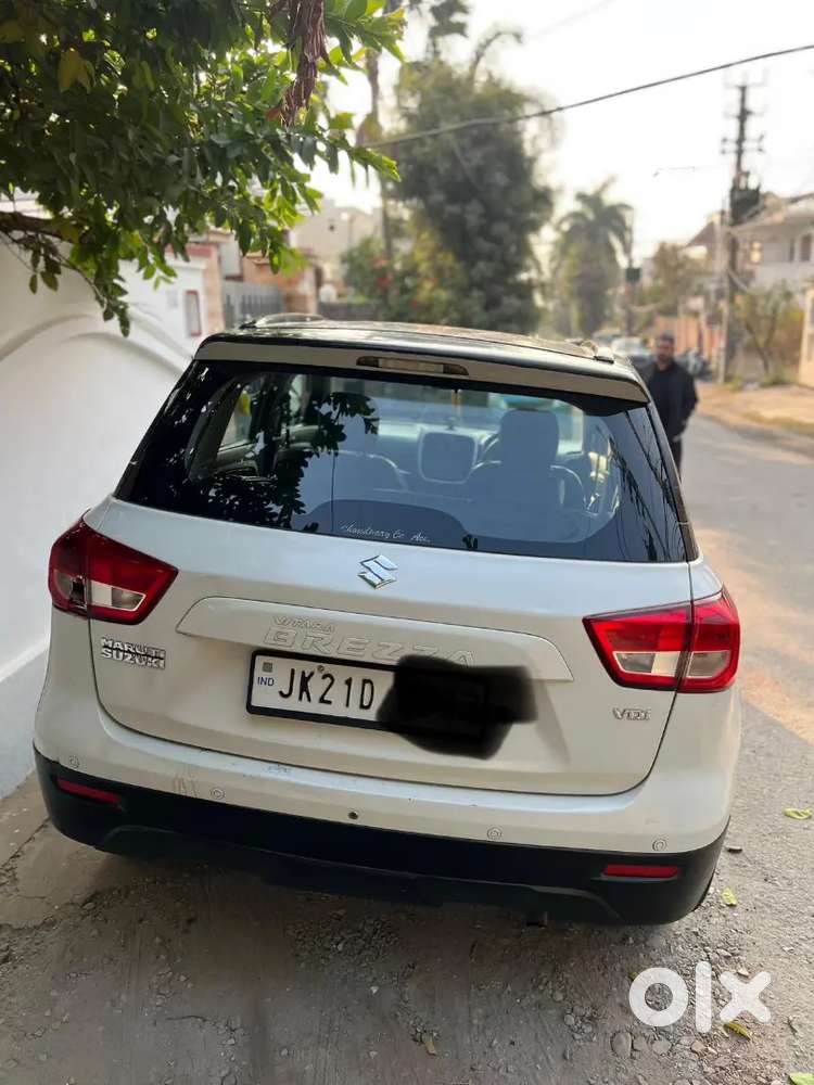 Maruti Suzuki Brezza 2017. Less Driven. Vip No. 2222