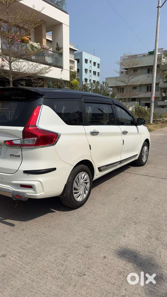 Maruti Suzuki Ertiga 1.5 Vxi, 2022, Petrol