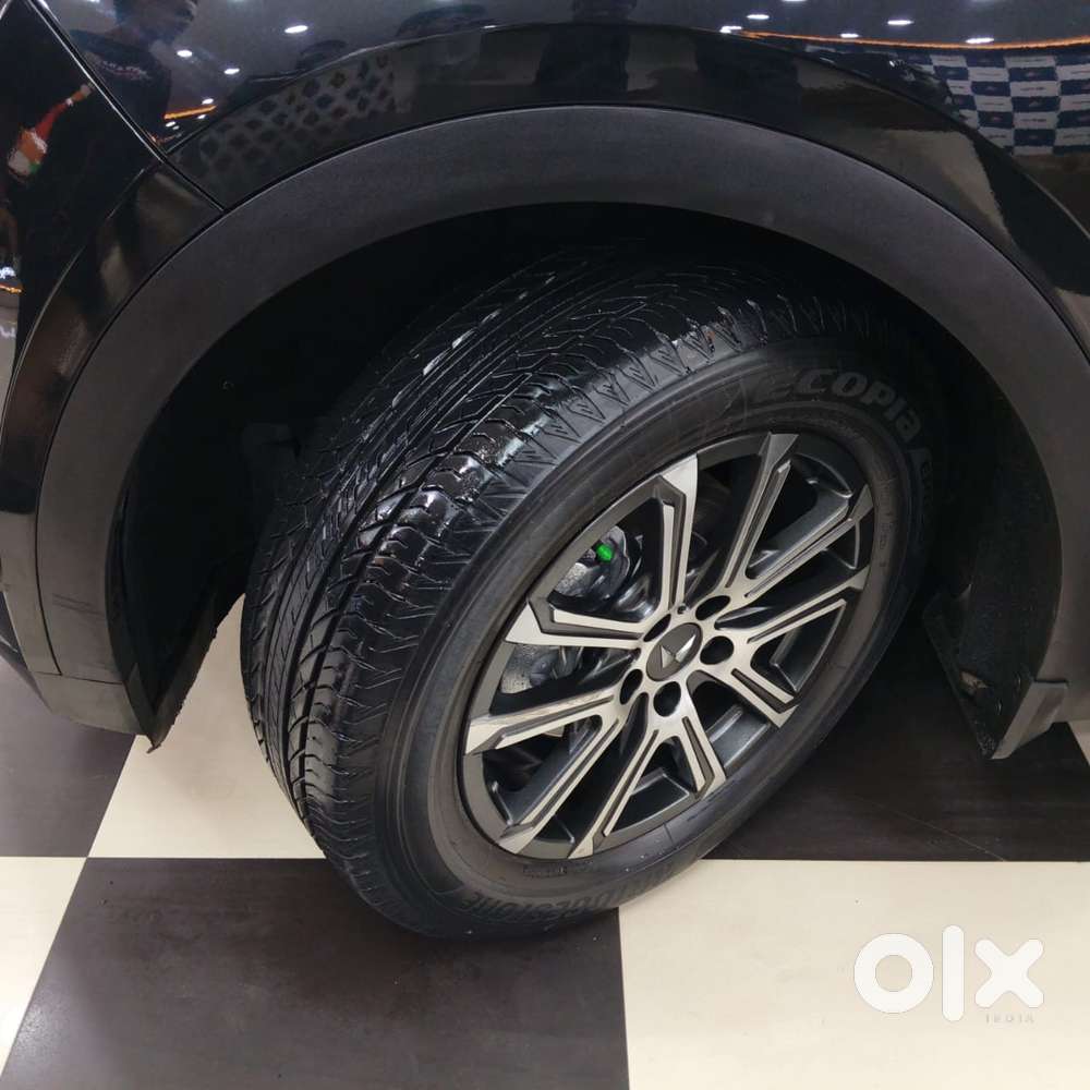 Mahindra Xuv700 2.0 Ax 7 Petrol At Luxury Pack Str, 2024, Petrol