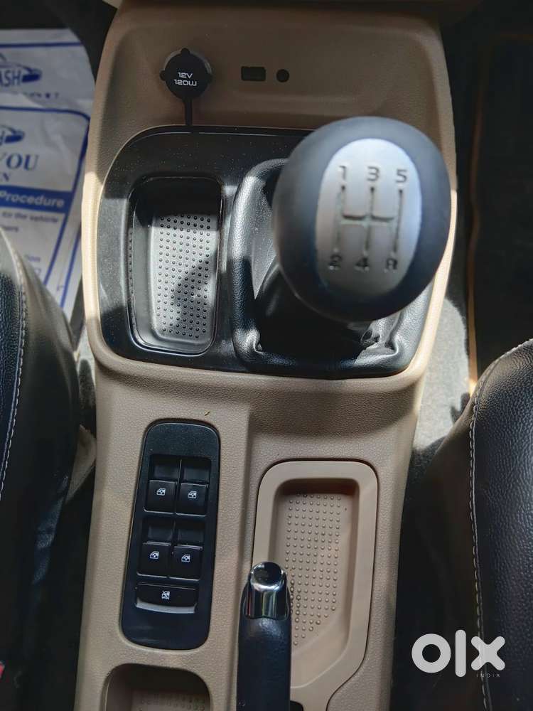 Mahindra Tuv 300 T8, 2016, Diesel