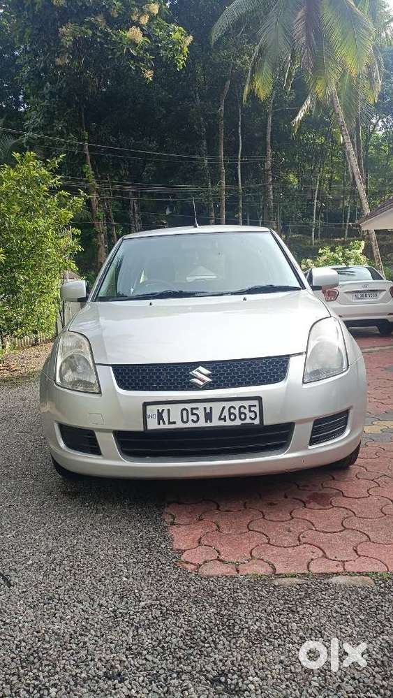 Maruti Suzuki Swift Lxi Optional-o, 2006, Petrol
