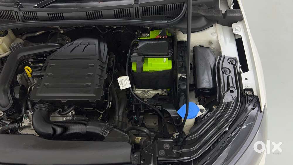 Skoda Slavia Ambition 1.0l Tsi At, 2022, Petrol