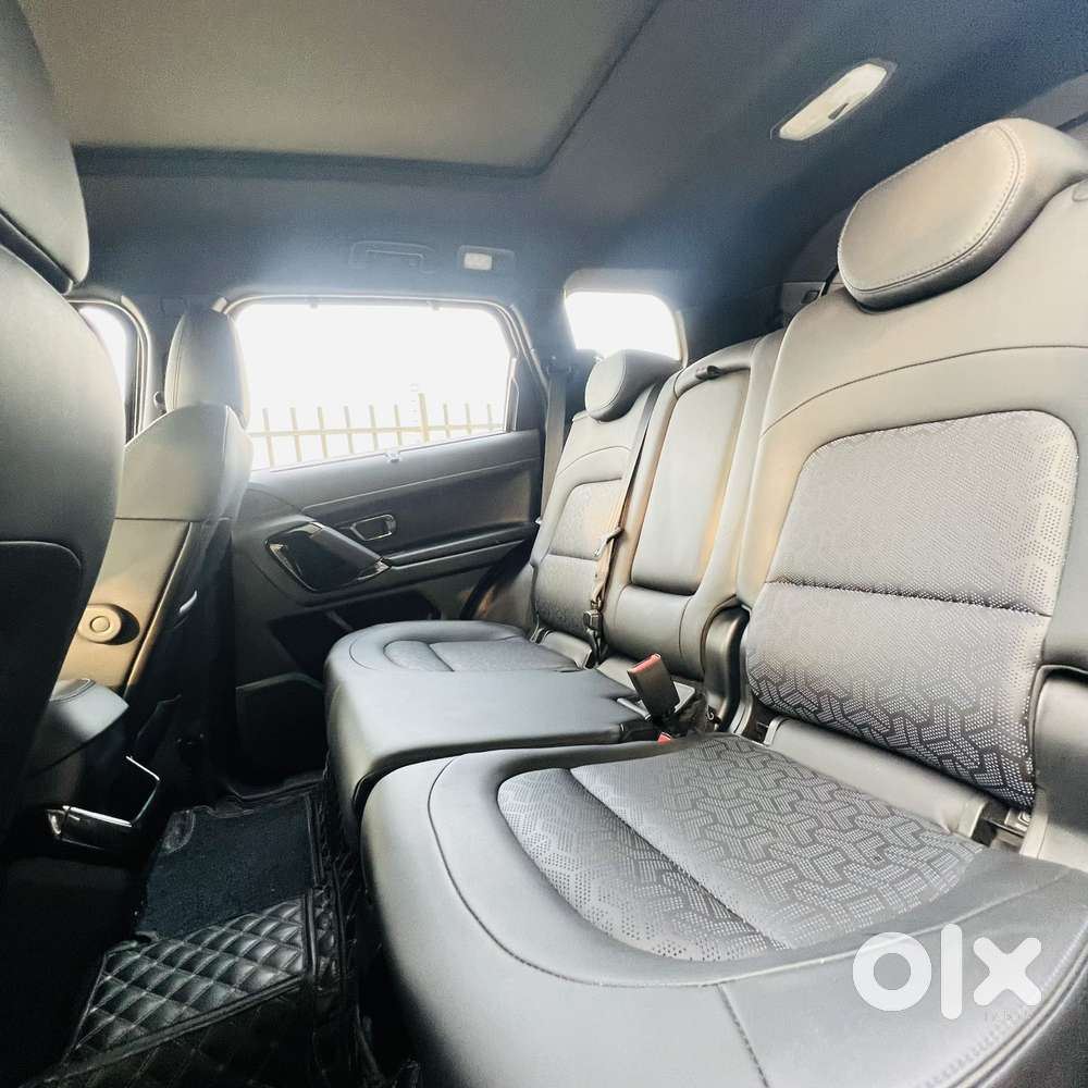 Tata Safari Pure Plus S Dark Edition, 2024, Diesel