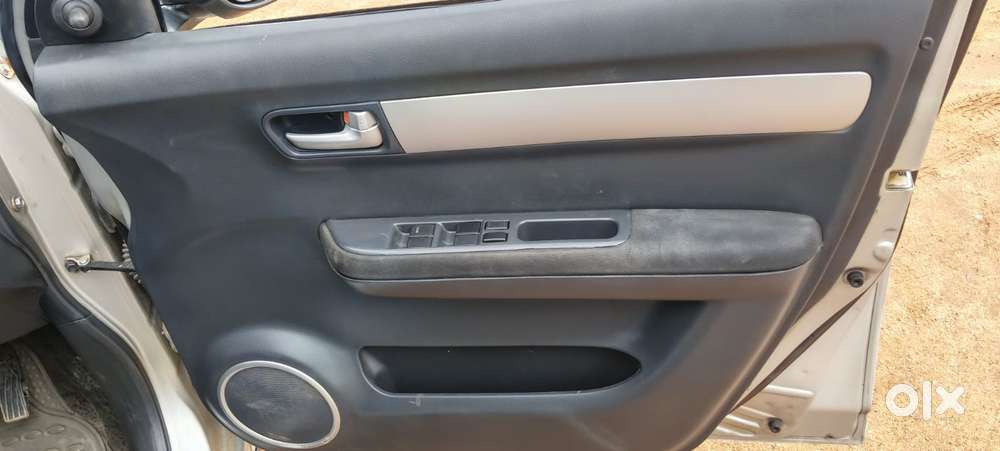 Maruti Suzuki Swift Vxi Bsiv, 2011, Petrol