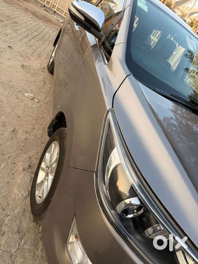 Toyota Innova Crysta 2.8 Zx At 7 Seater, 2016, Diesel