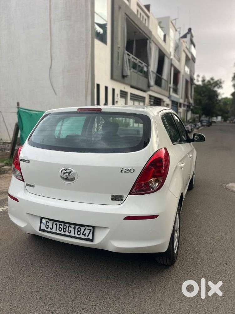 Hyundai I20 Sportz 1.4 Crdi 6 Speed Bs-iv, 2014, Diesel