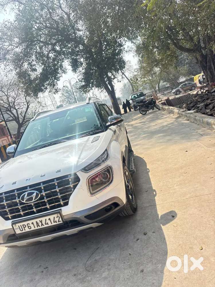Hyundai Venue 2022 Diesel 70600 Km Driven