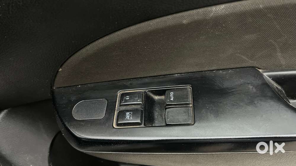 Maruti Suzuki Swift 1.2 Lxi (o), 2015, Petrol