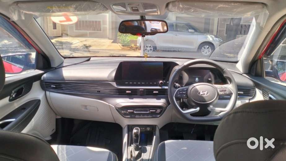 Hyundai I20 Asta (o) 1.2 Ivt Dual Tone, 2025, Petrol