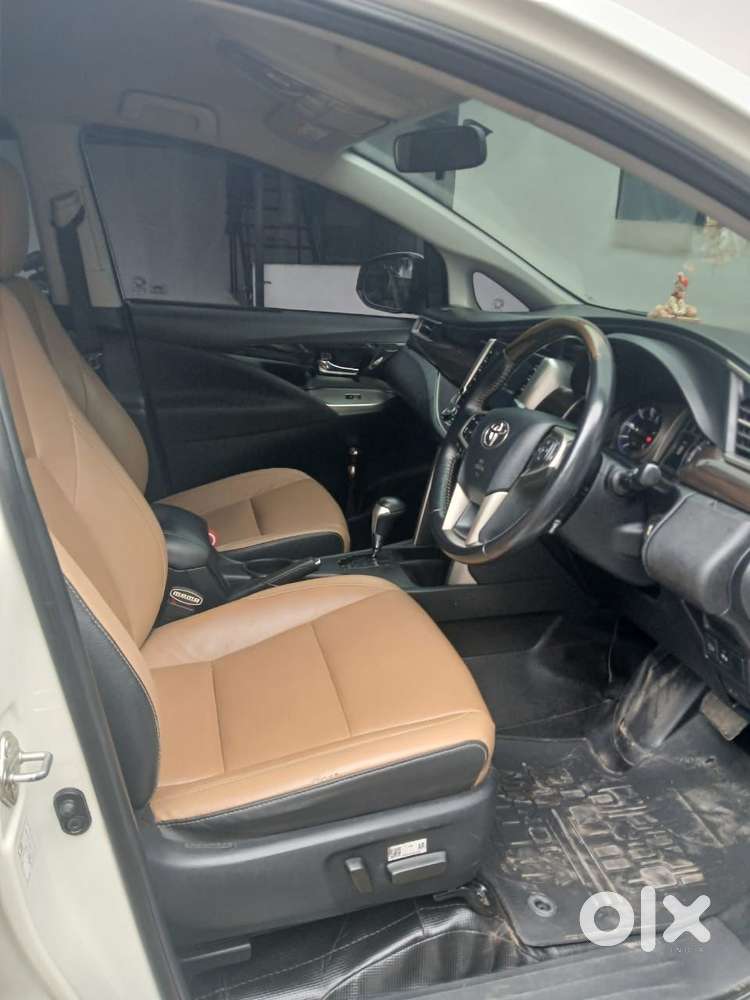 Toyota Innova Crysta 2.8z Automatic, 2021