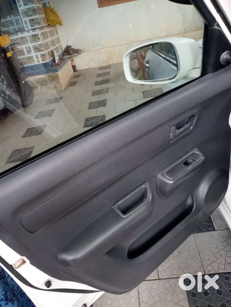 Maruti Suzuki Dzire 2015