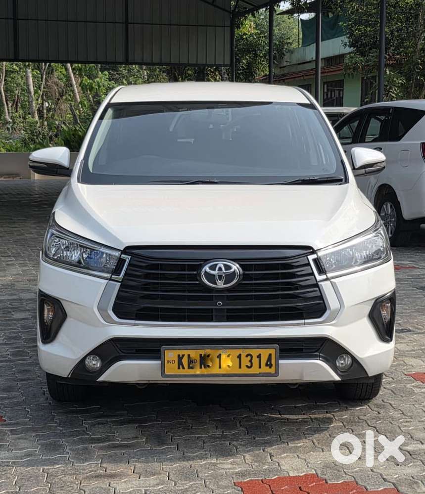 Toyota Innova Crysta 2.4 G Plus Mt 8 Str, 2022, Diesel