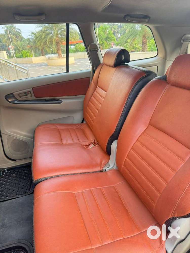 Toyota Innova 2.5 Gx 8 Str Bs-iii, 2010, Diesel