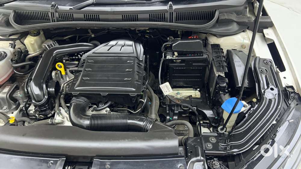Skoda Slavia Style 1.0l Tsi At, 2022, Petrol