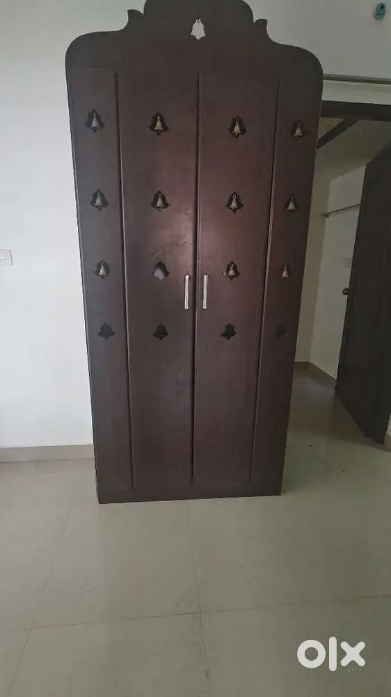 Heavy Handmade Wooden Pooja Cupboard (Pooja Alamari) – ₹6,000