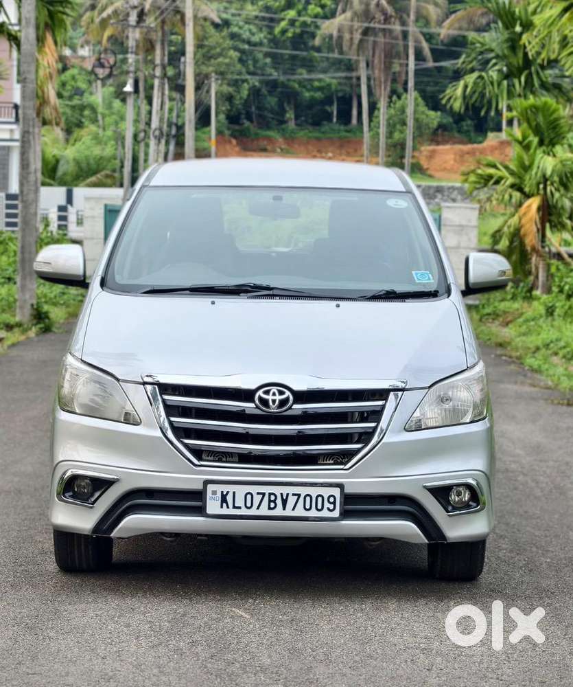 Toyota Innova 2012