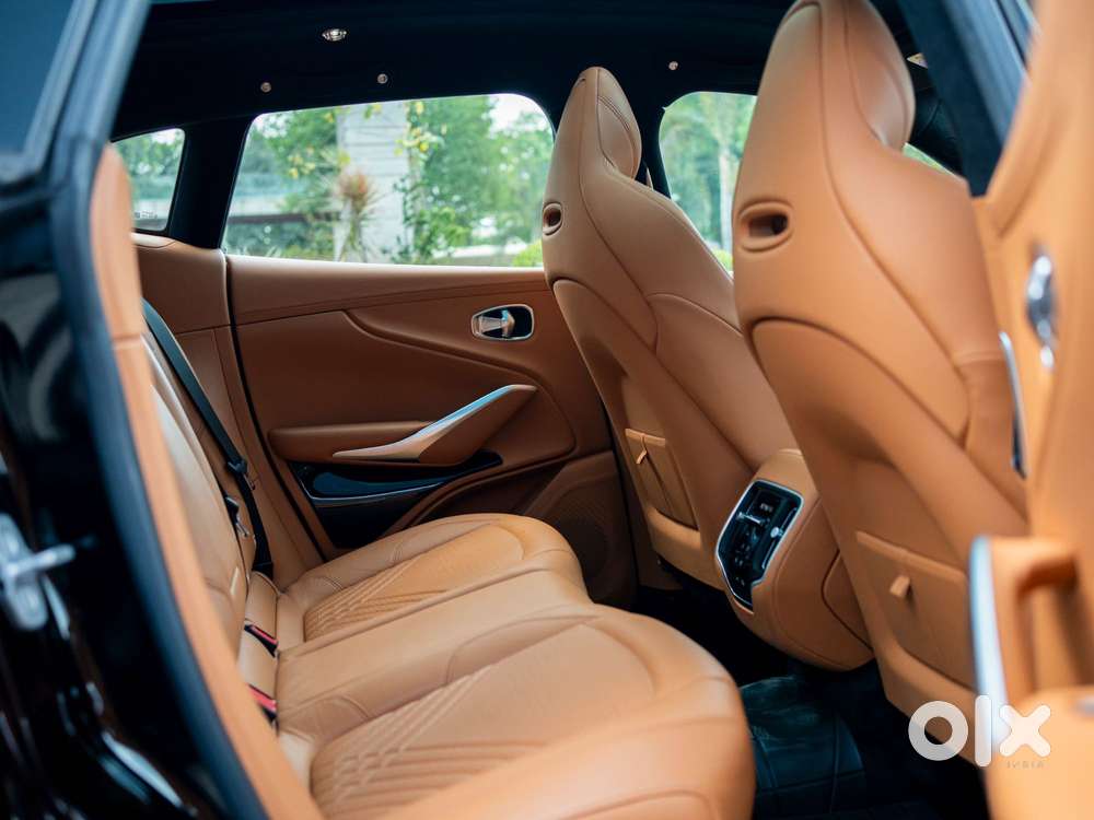 Aston Martin Dbx Twin Turbo, 2024, Petrol