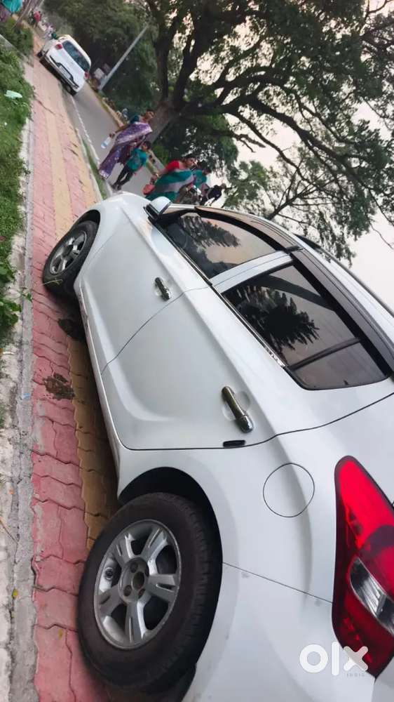 Hyundai I20 Sportz 2012 Manual = Life Time Tax ...