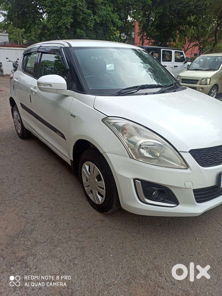 Maruti Suzuki Swift Vxi + Manual, 2015, Petrol