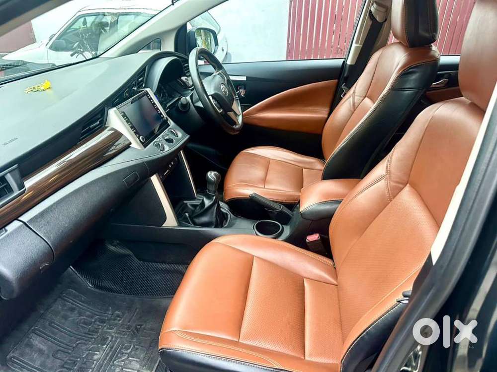 Toyota Innova Crysta 2.4 G Mt 7 Str, 2023, Diesel