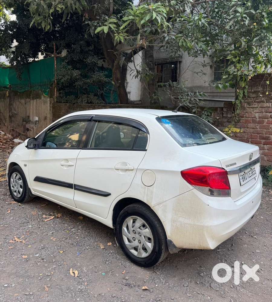 Honda Amaze Diesel 2014 .. 25kmpl Mileage 5 Tyre New Hai Showroom Con