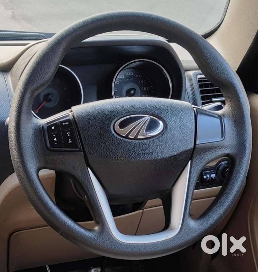 Mahindra Tuv 300 Mhawk100 T8 Dual Tone, 2017, Diesel