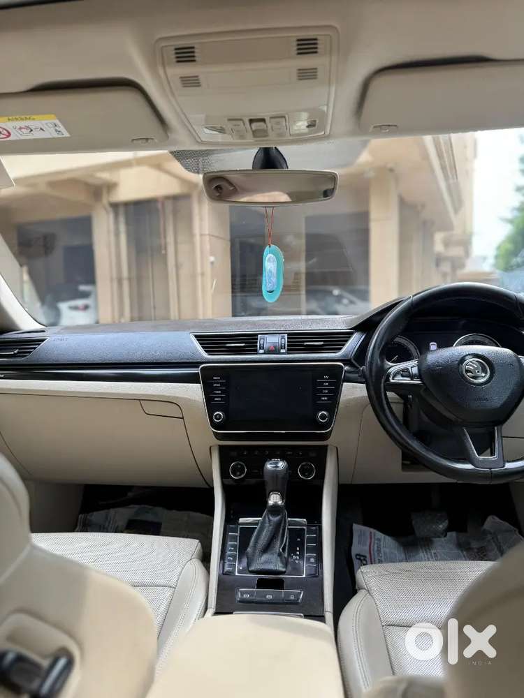 Skoda Superb 2017 Diesel 80000 Km Driven