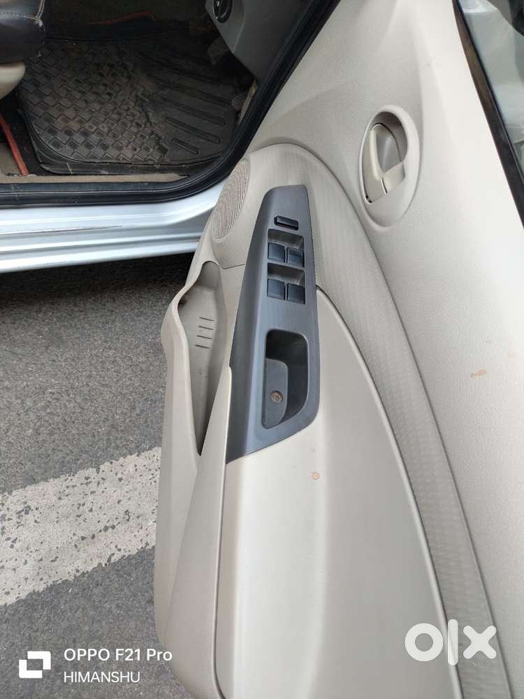 Toyota Etios Liva G Exclusive, 2016, Petrol