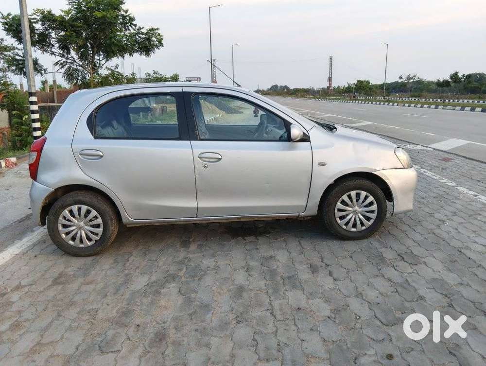 Toyota Etios Liva, 2011, Petrol