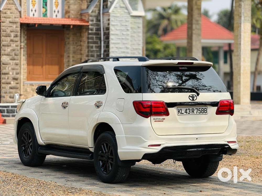 Toyota Fortuner 3.0 4x2 Automatic, 2013