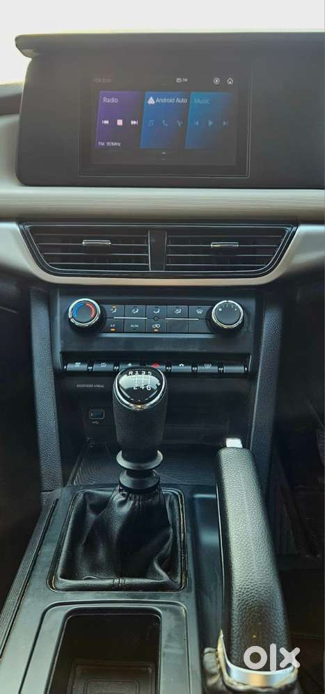 Mahindra Xuv700 Mx Diesel Mt 5 Str (e), 2023, Diesel