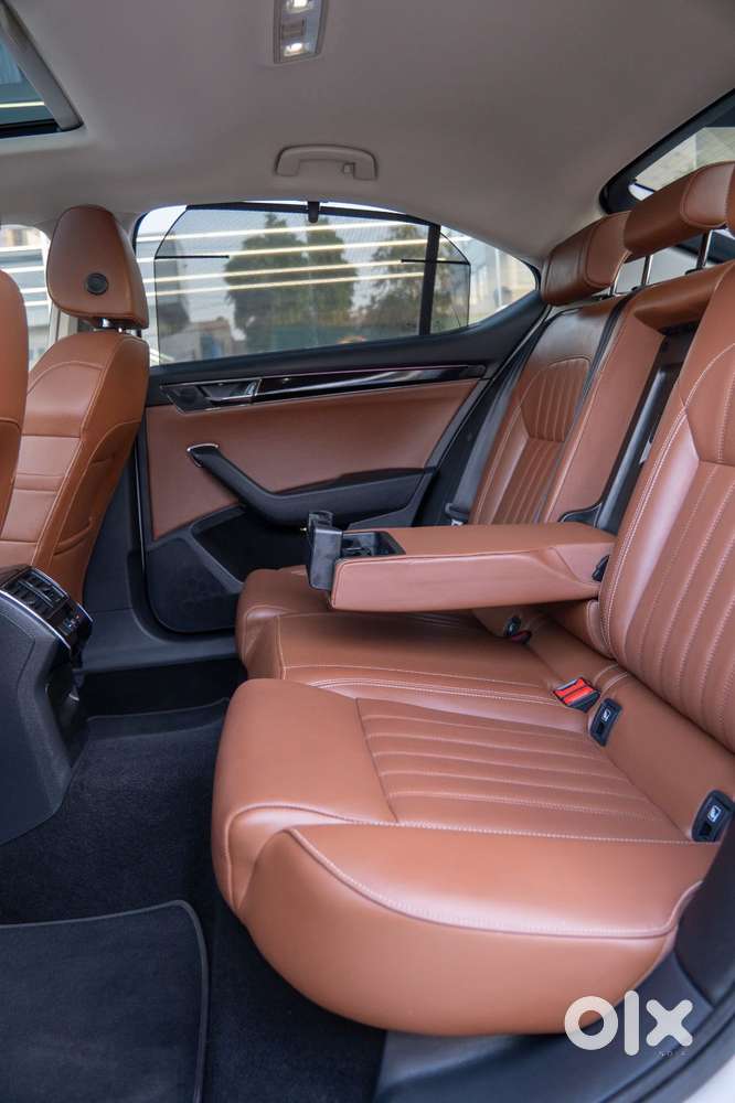 Skoda Superb, 2023, Petrol