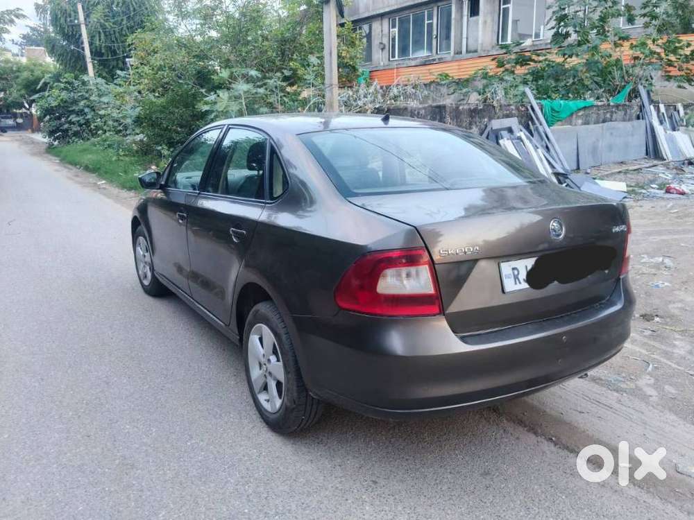 Skoda Rapid 1.5 Tdi At Ambition With Alloy Wheel, 2016, Diesel