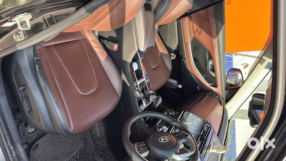 Hyundai Alcazar Black Top Model Petrol