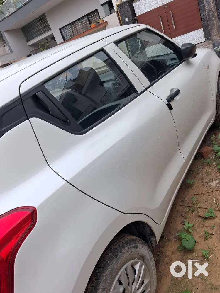 Maruti Suzuki Swift 2023 Lxi Option Manual