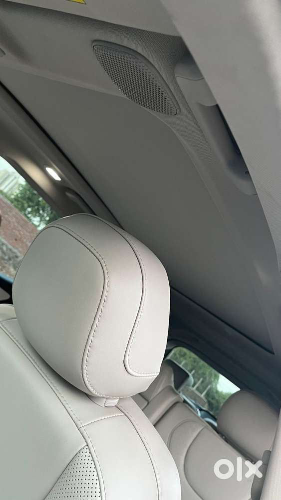 Mahindra Xuv700 2.2 Ax 7 Diesel At Luxury Pack Str, 2025, Diesel