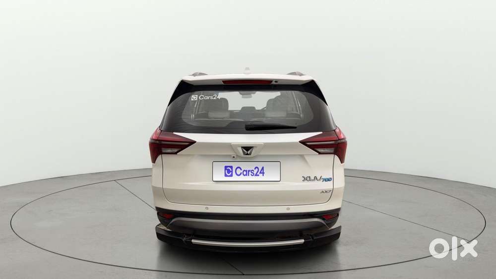 Mahindra Xuv700 2.0 Ax 7 Petrol Mt Str, 2023, Petrol
