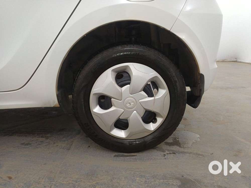 Tata Tiago 1.2 Revotron Xt, 2016, Petrol