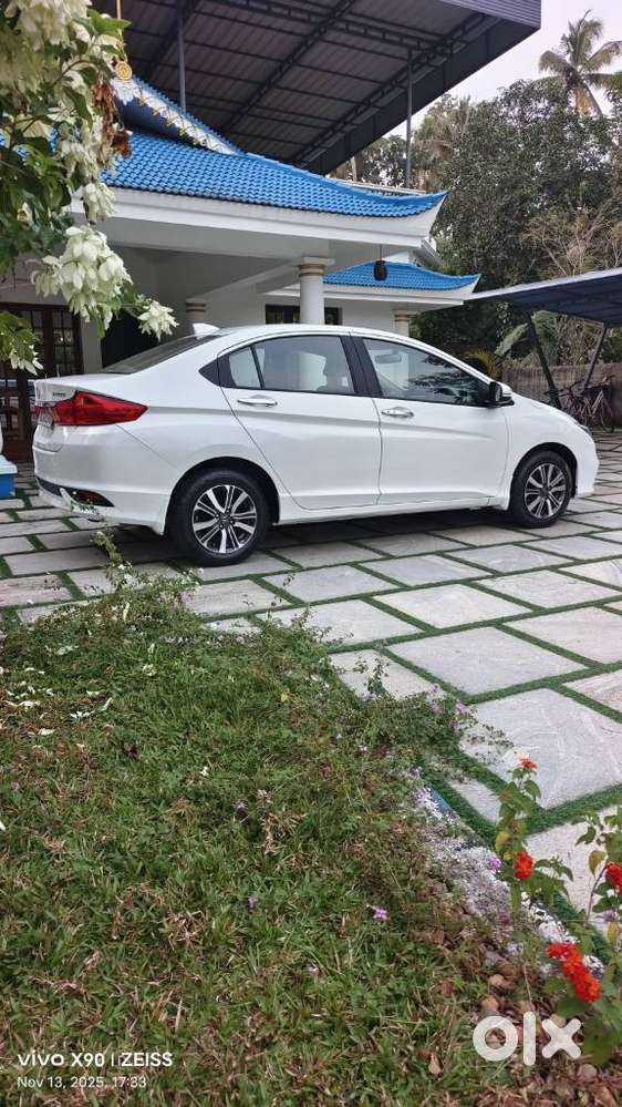 Honda City 1.5 V 5th Gen I-vtec Mt, 2017, Petrol