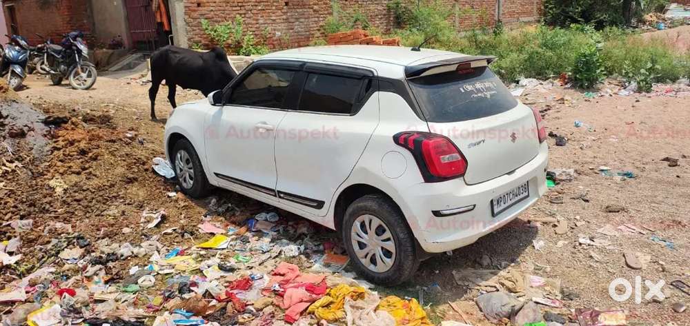 Gadi Akdam Good Condition Me Hai Urgent Pese Ki Jrurt Hai Isliye Bechn