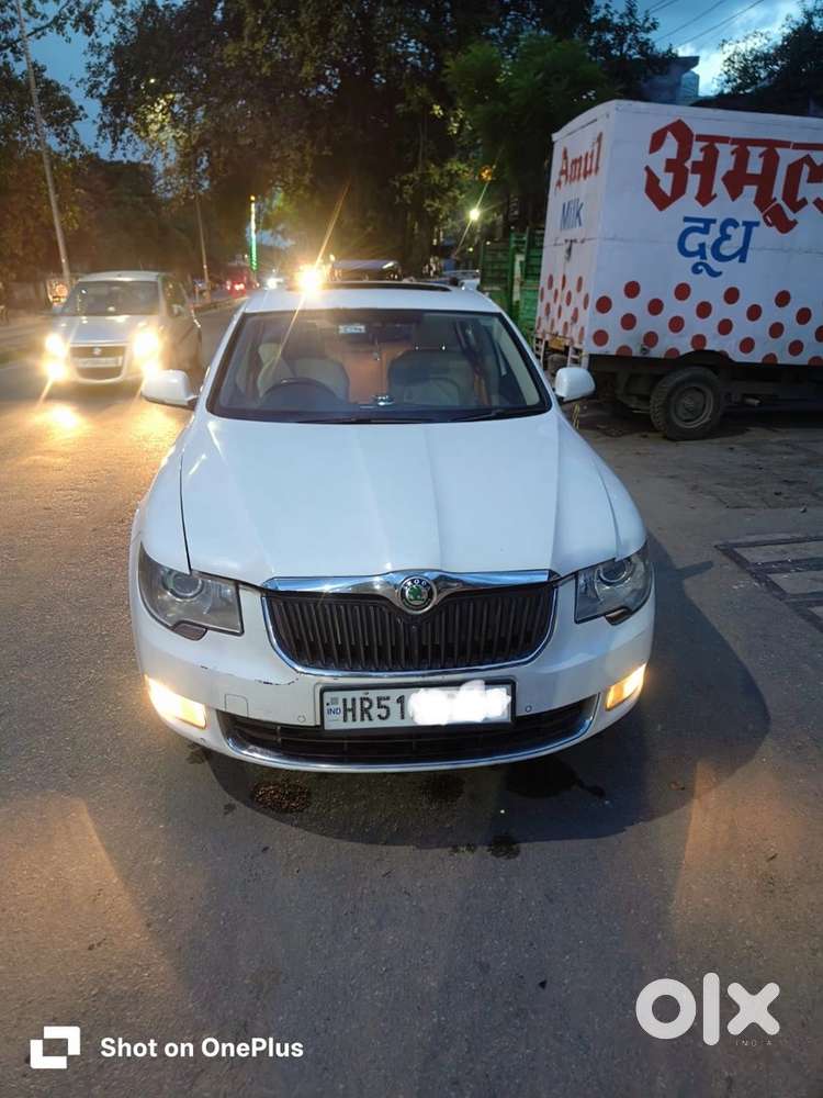 Skoda Superb Petrol 2013