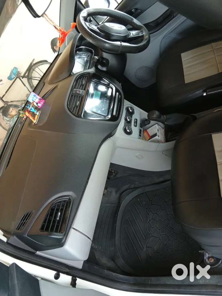 Tata Tiago Ev Xe 2025 Petrol