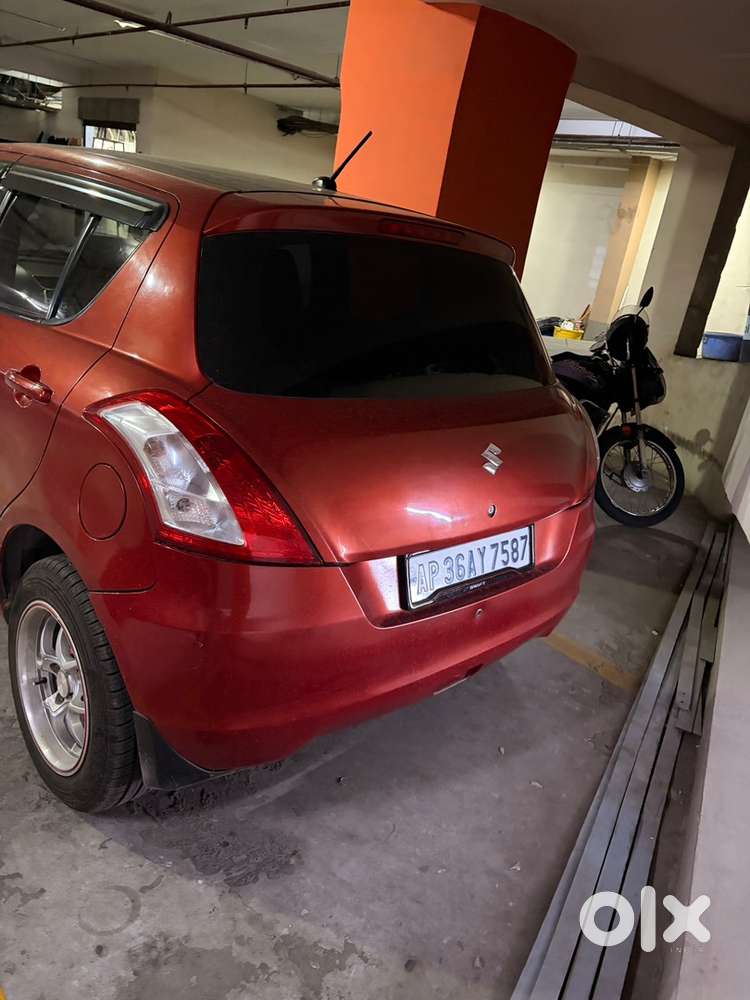 2013 Red Swift  Fully Loaded & Non-accidental  Must See!