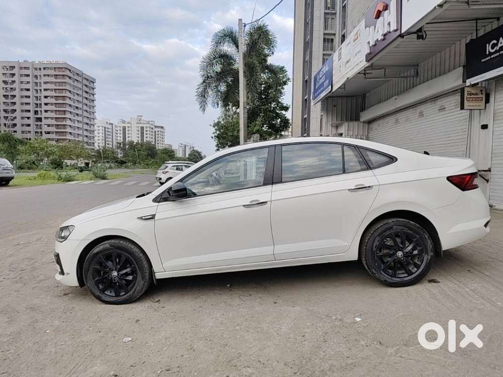 Skoda Slavia Ambition 1.0l Tsi At, 2023, Petrol