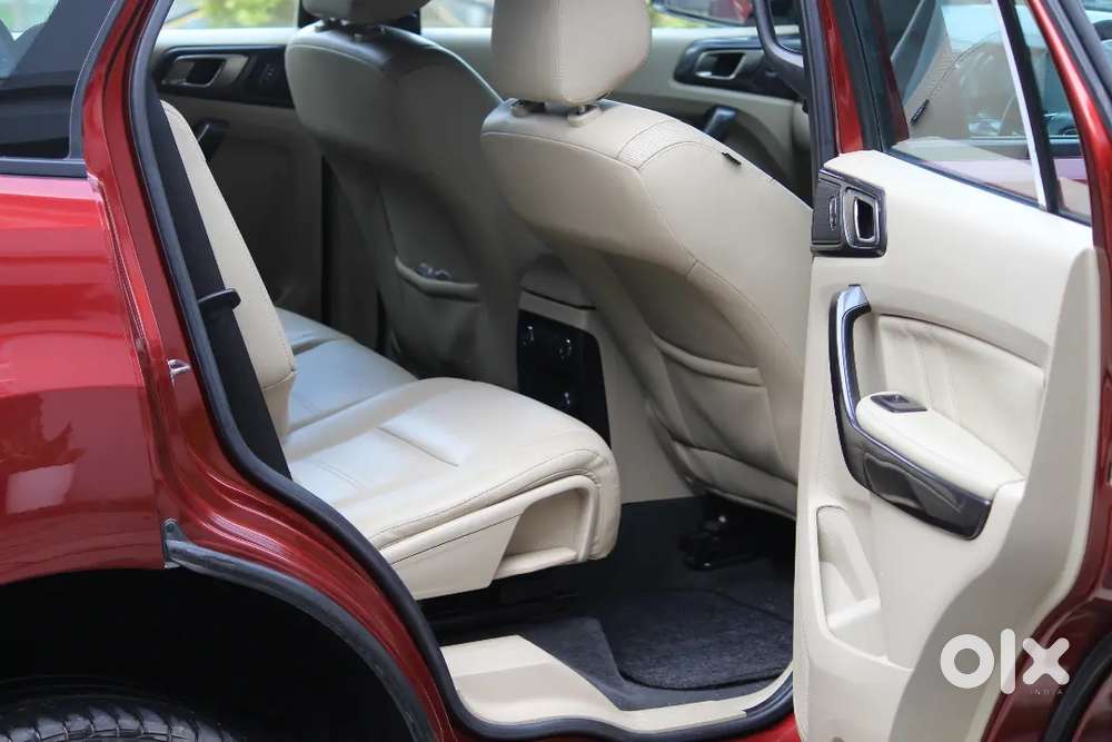 Ford Endeavour 3.2 Titanium 4×4 2016