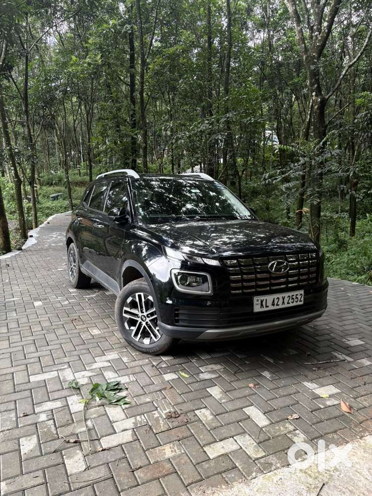 Hyundai Venue Petrol 2024